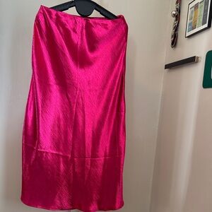 Chic Fuchsia Satin Midi Skirt